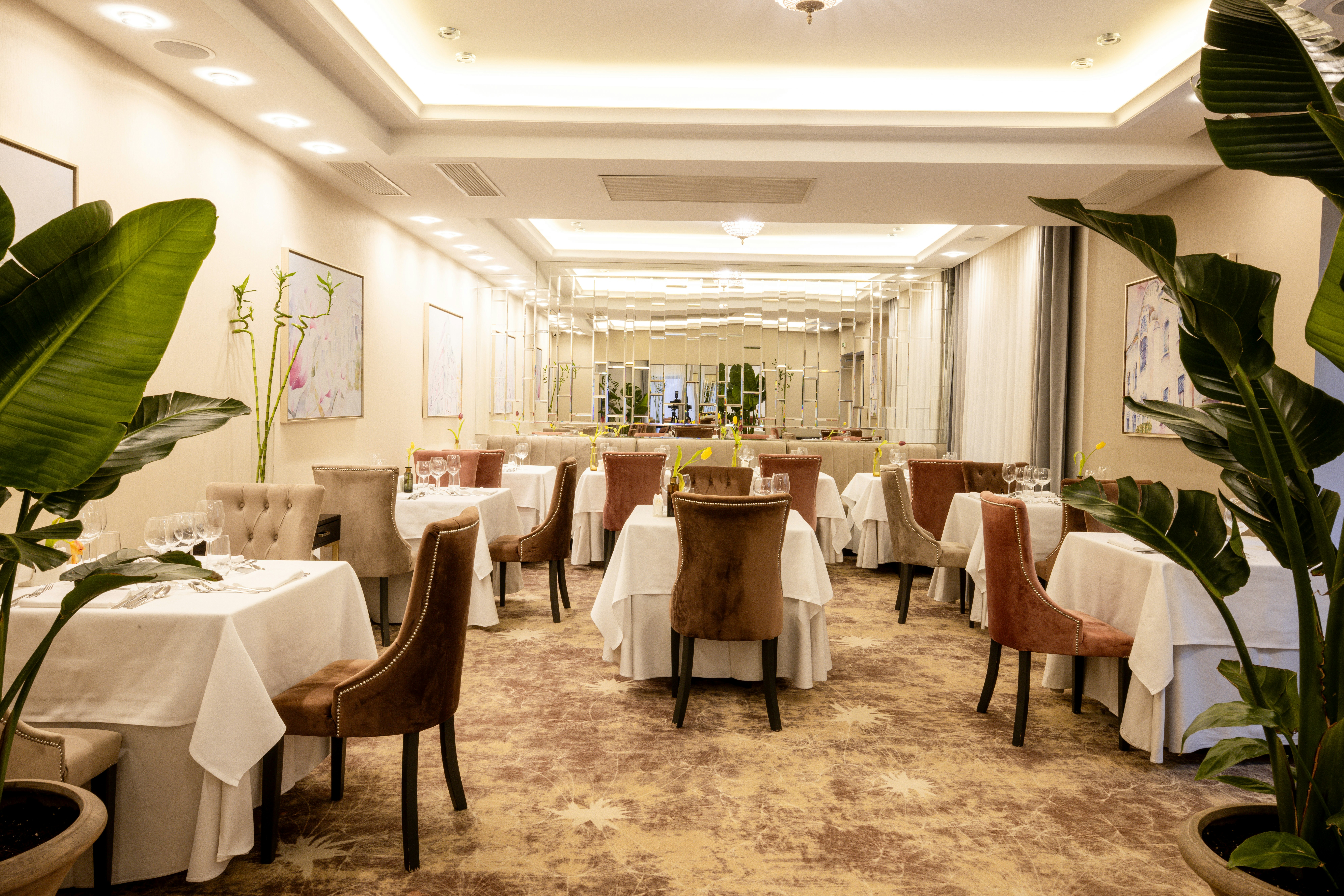 Tresor Le Palais Timisoara, Curio Collection by Hilton 51/61