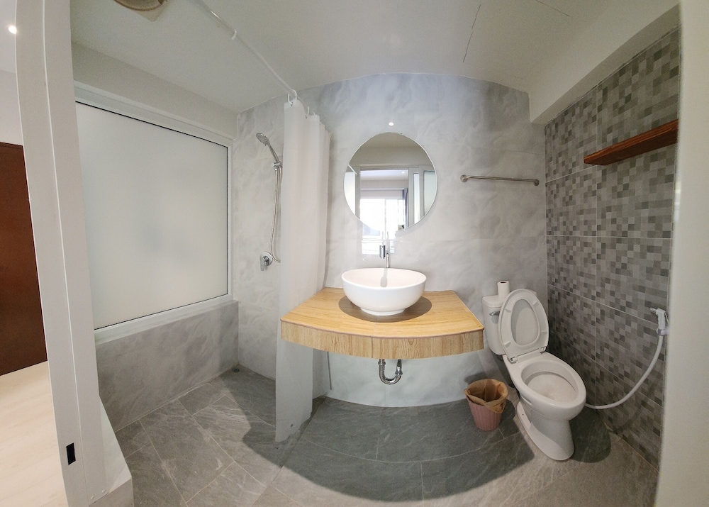 B & B Patong Beach House 32/34