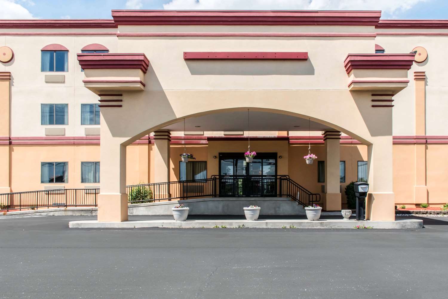 Econo Lodge Carlisle Central 2/24