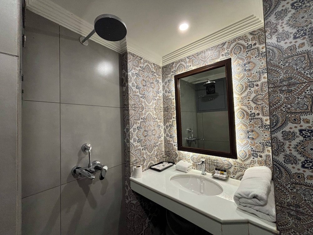 HOTEL PRADEEP 55/55
