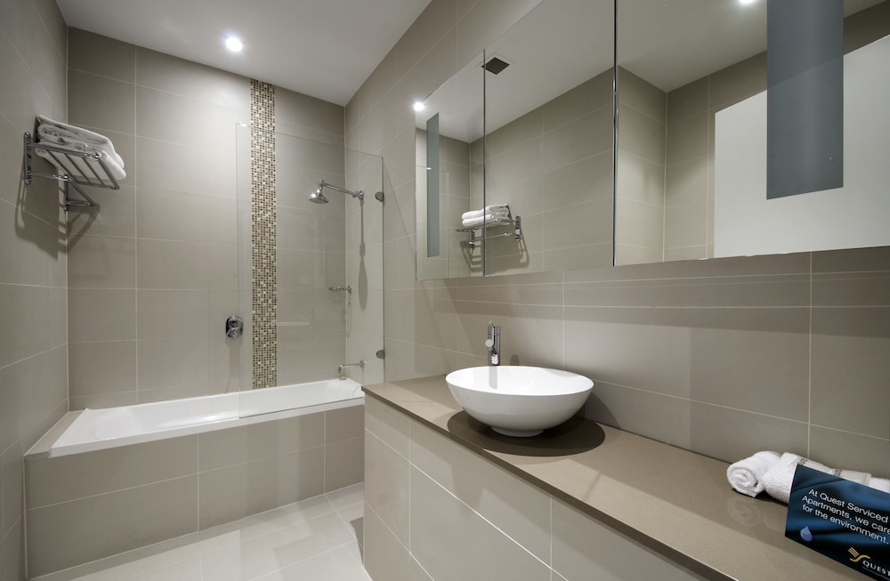 Quest Canberra 14/31