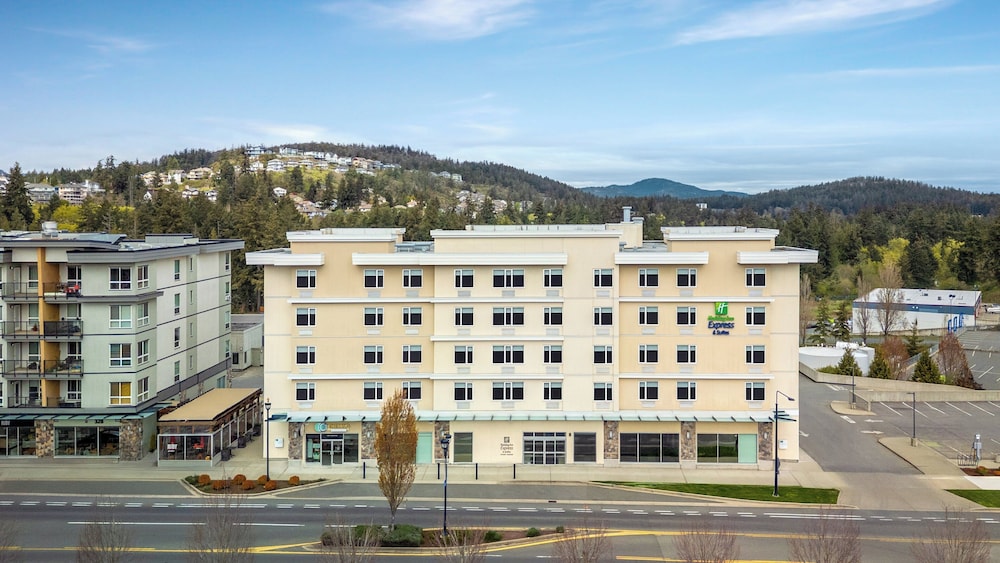 HOLIDAY INN EXPRESS AND SUITES VICTORIA COLWOOD in COLWOOD - BC