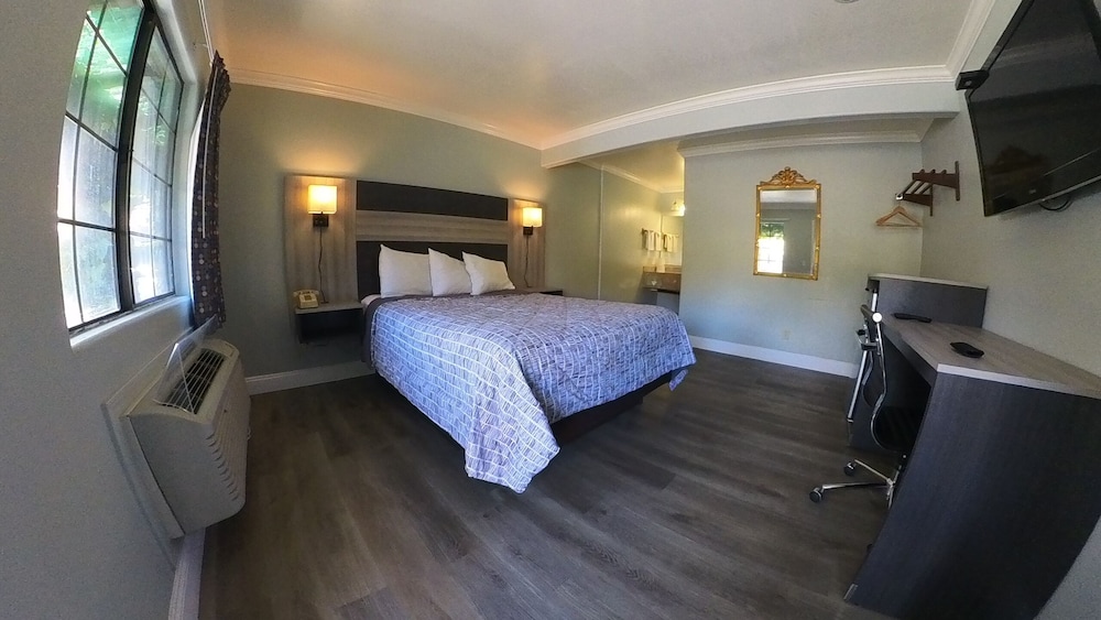 Monterey Oceanside Inn 19/43