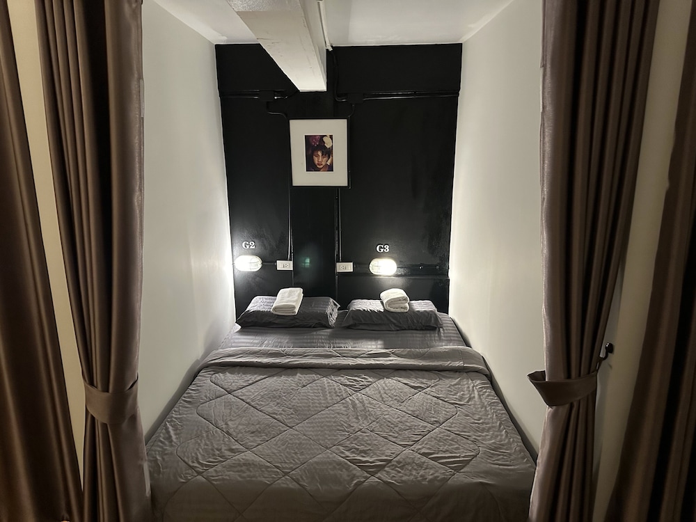84 Gallery - Hostel 17/42