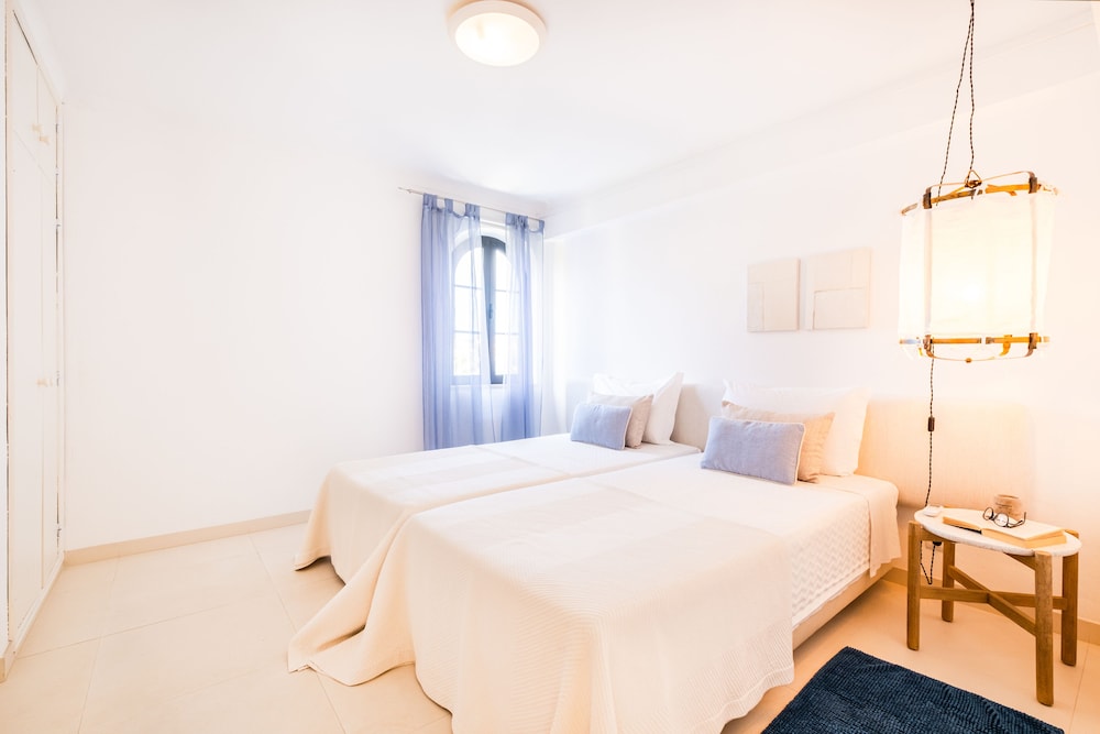 DELUXE, APARTMENT