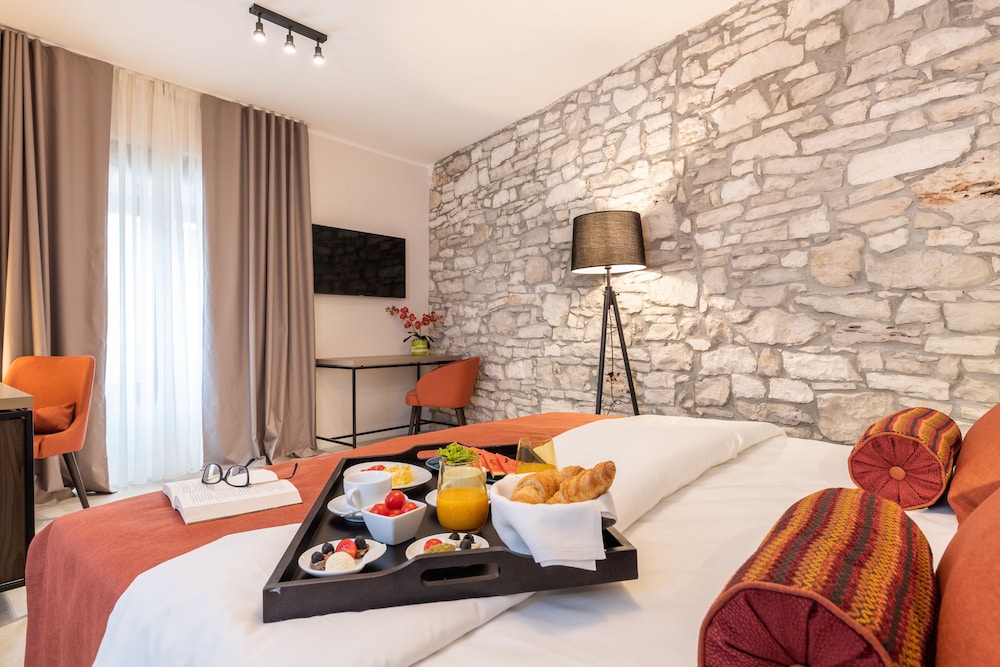 Rivalmare Boutique Hotel 34/50