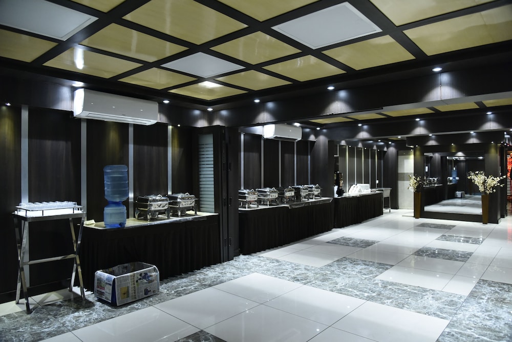 Anr Hotels 10/15