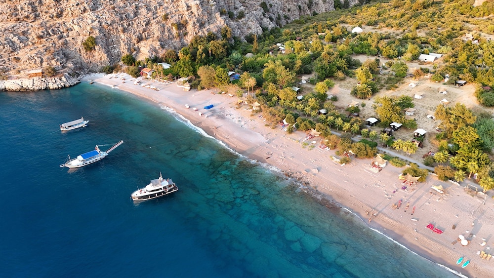 Kassandra Boutique Hotel 42/48