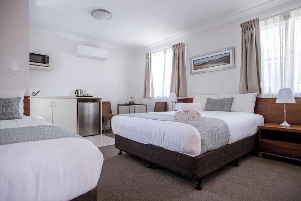 KALBARRI EDGE RESORT 28/70