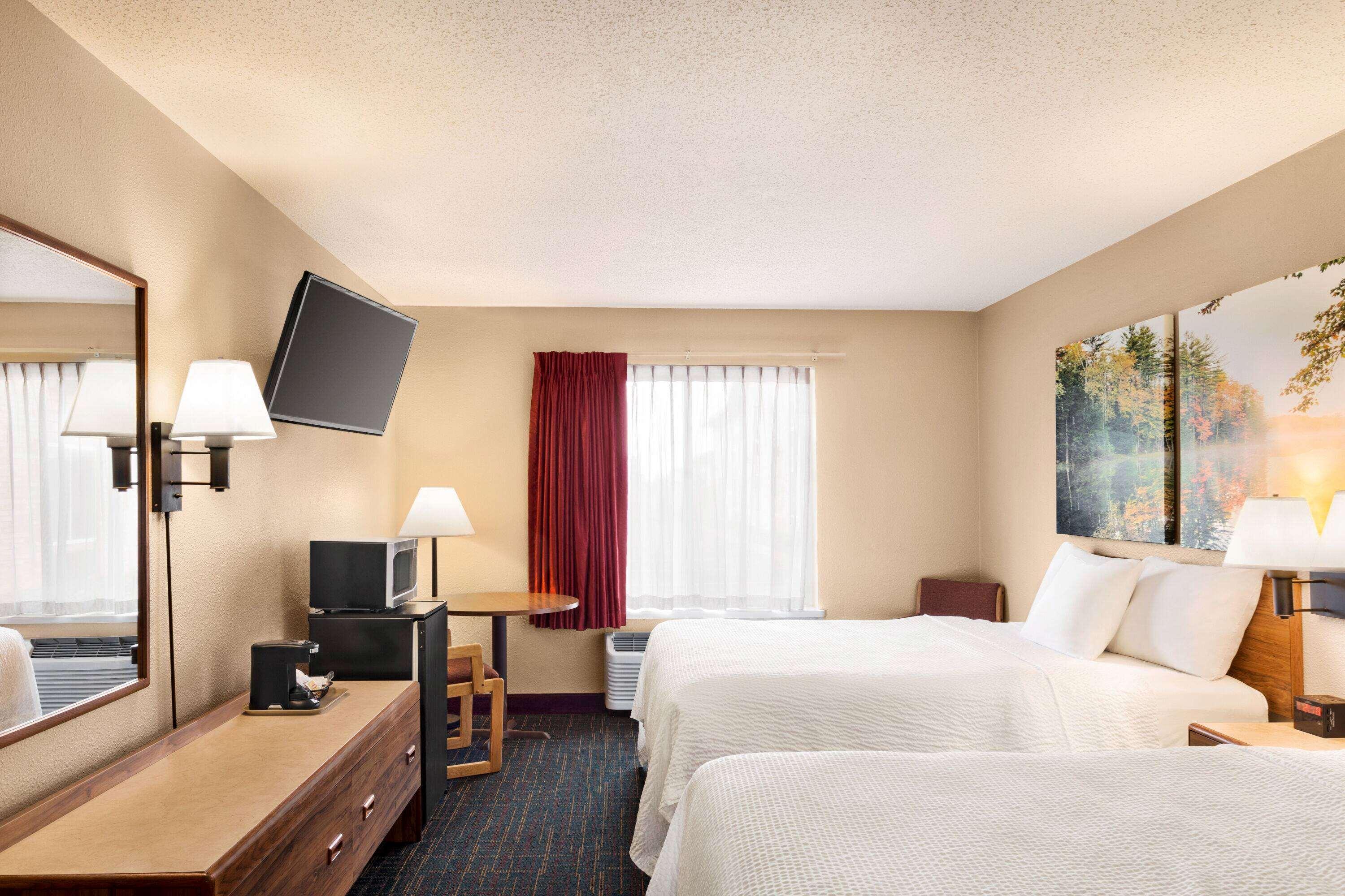 Deluxe, 2 Queen Beds