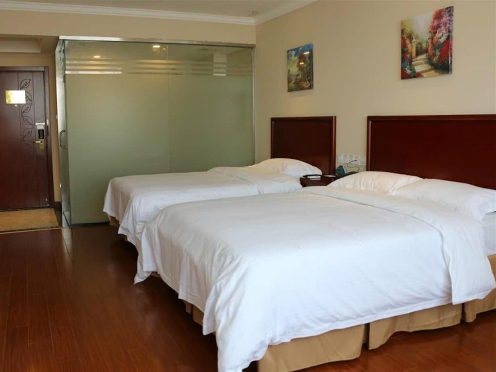 GreenTree Inn Guangzhou Panyu Bus Station Business Hotel 12/24