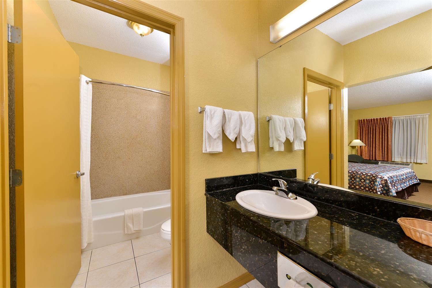 1 King Bed Jetted Tub Suite NS