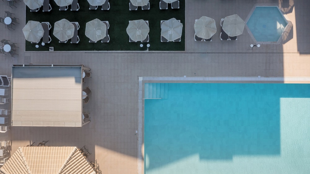 Zeus Hotels Neptuno Beach 50/69