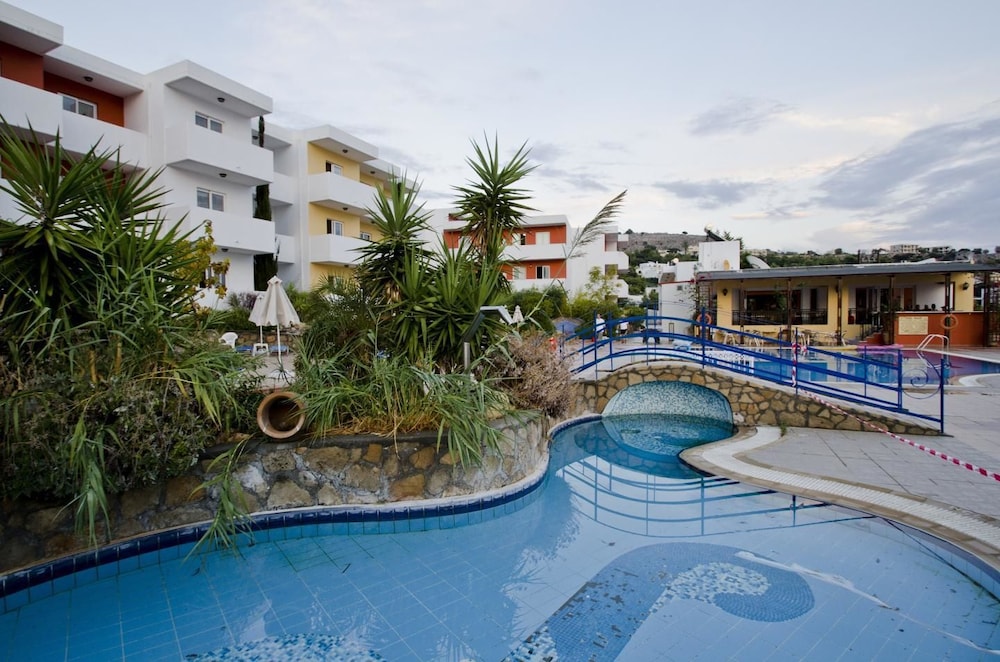 Stella Hotel 68/73
