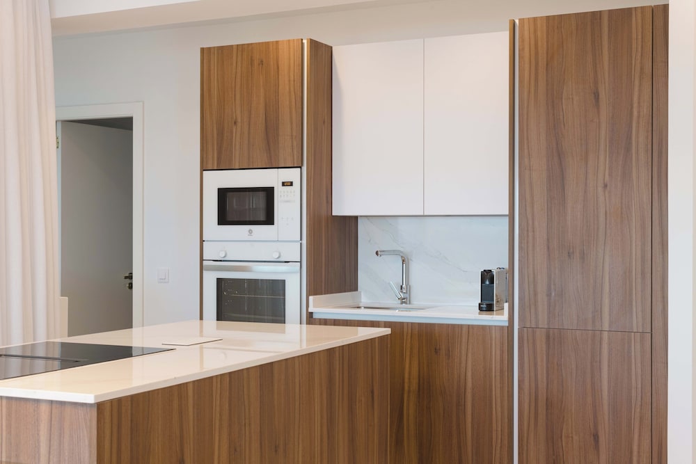 Blue Marina Suites 3/43