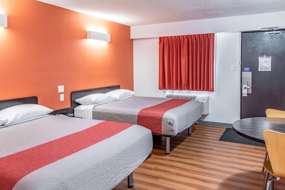 Motel6-Fort Nelson, BC 14/50