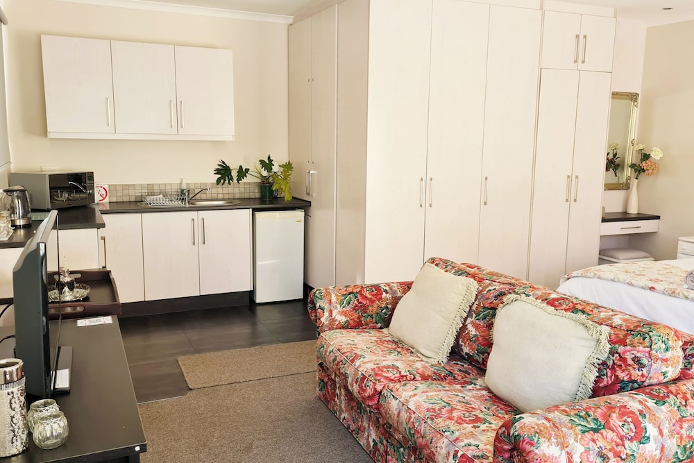 Cherry Berry Guest House 21/39