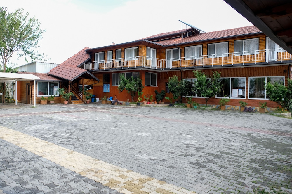 Buna Park Hotel Shkoder in Rrethinat