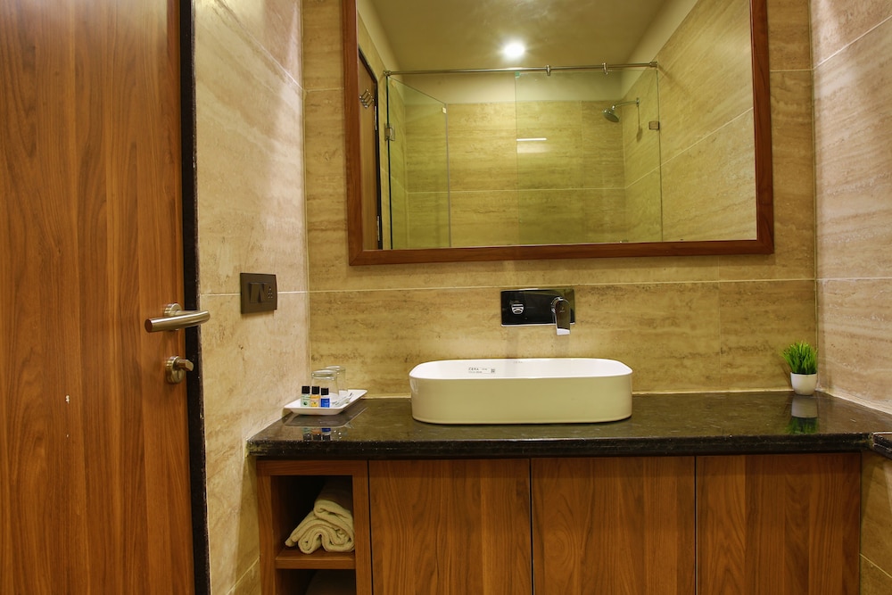 Hotel Rock Regency 32/55