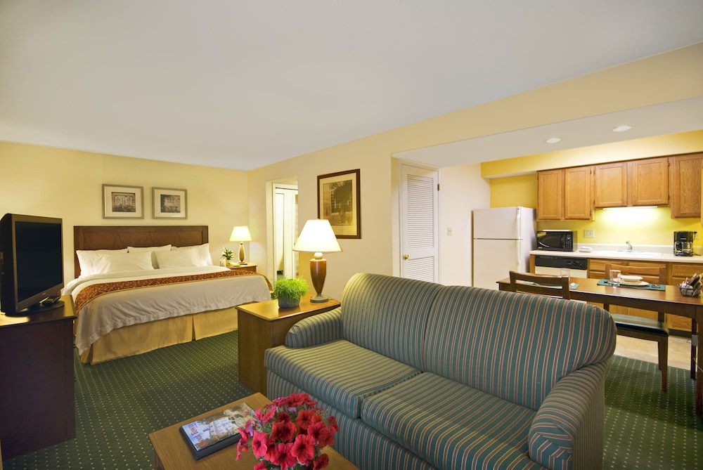 Residences at Daniel Webster 26/50