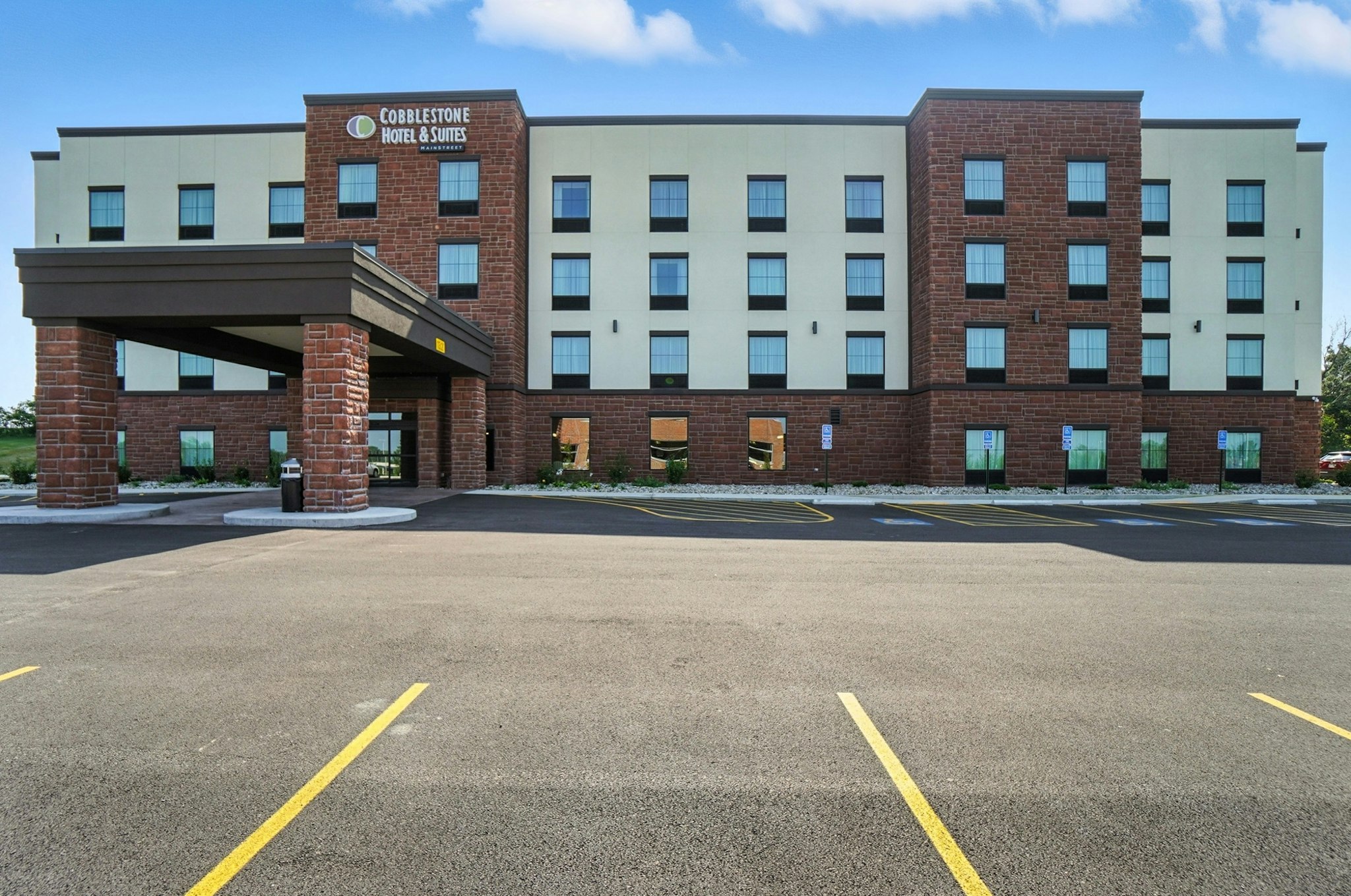 Cobblestone Hotel & Suites-Bellefontaine 43/50