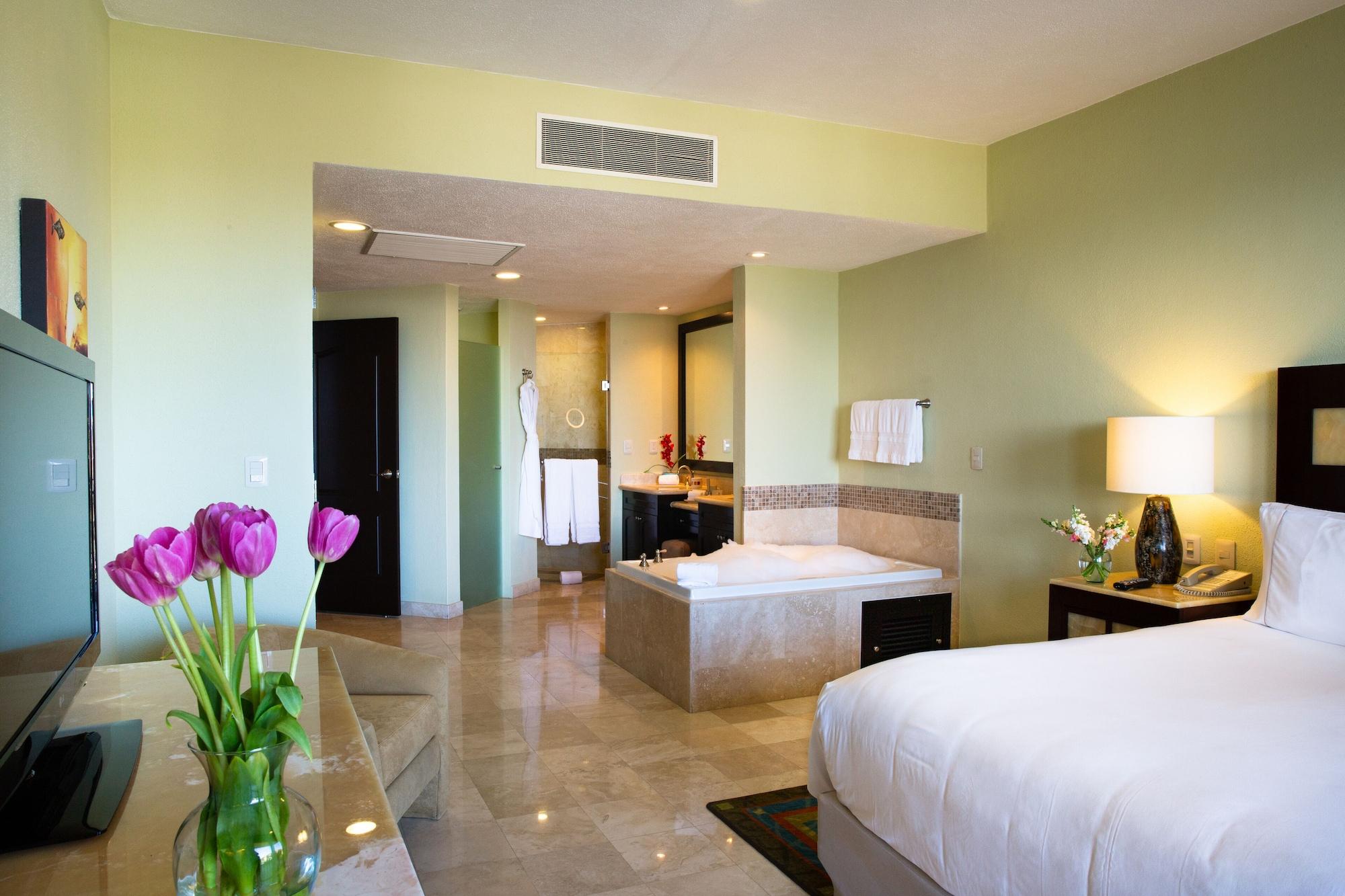 3 Bedrooms, Ocean Front