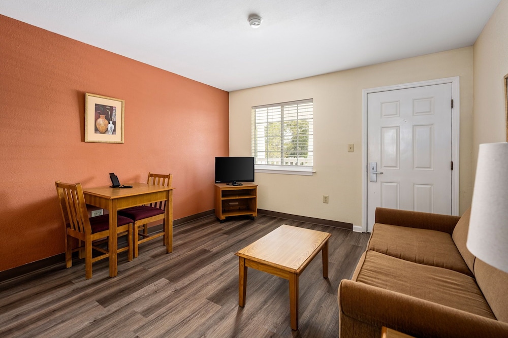 Affordable Suites Rocky Mount 42/66