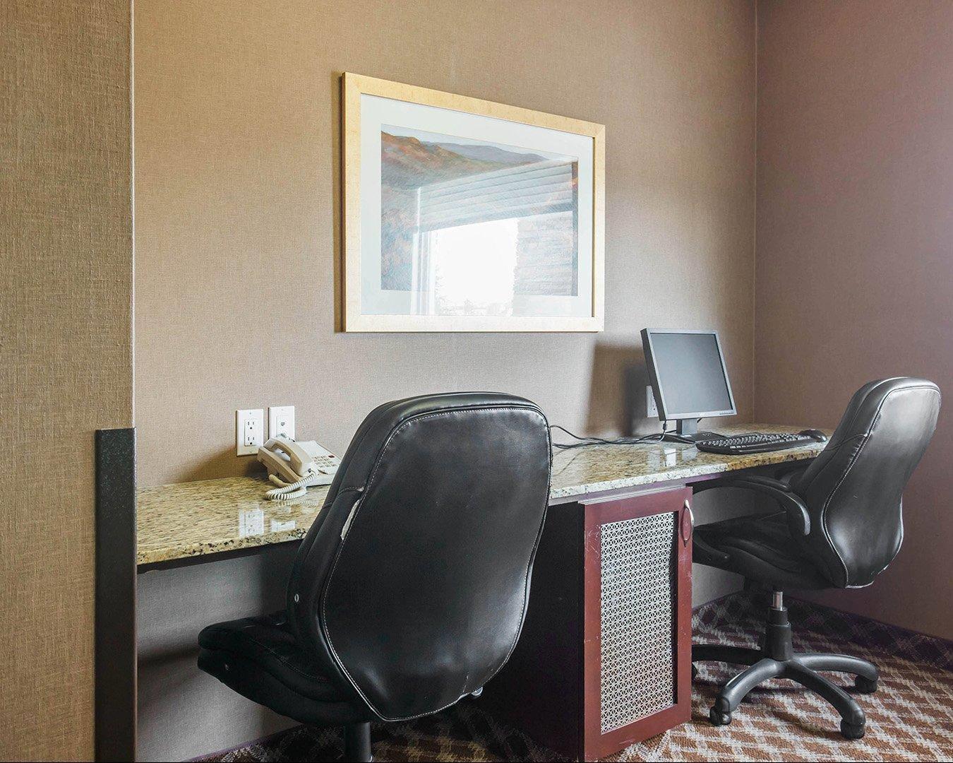 Comfort Inn & Suites Airdrie 18/21