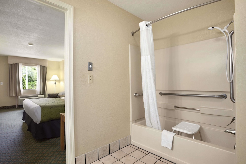 Days Inn & Suites by Wyndham Stuttgart 9/23