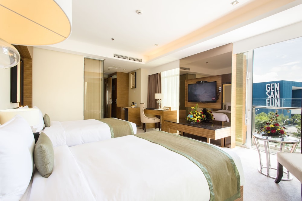 Greenleaf Hotel Gensan 24/46