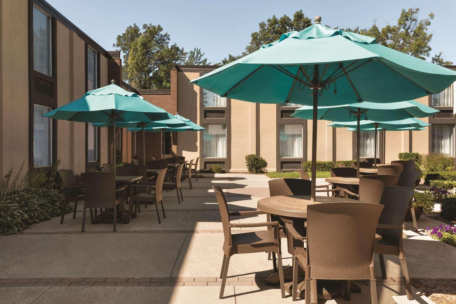 Country Inn and Suites by Radisson, Traverse City, MI 39/46