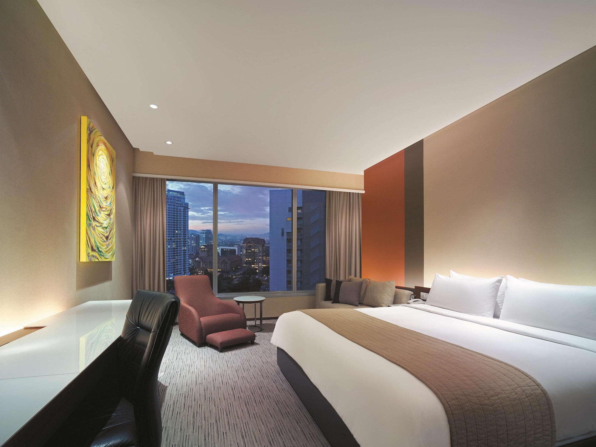 DELUXE, KING BED, TWIN TOWERS VIEW