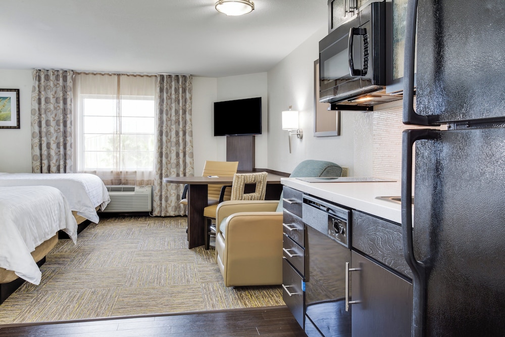 Candlewood Suites Ft. Lauderdale Airport Cruise 18/62