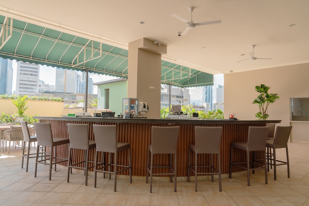 Waymore Hotel Spa & Casino 90/111