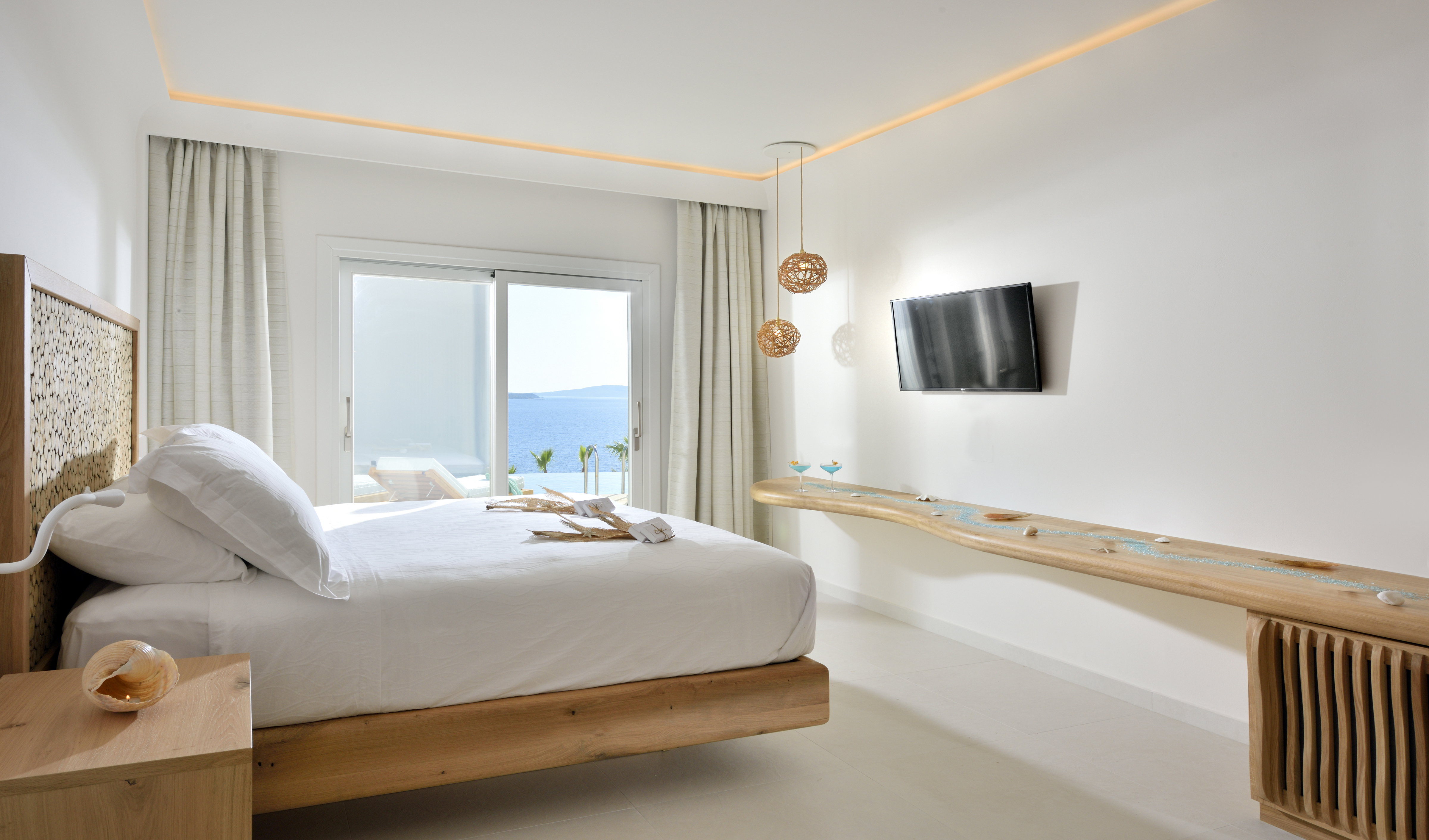 2 Bedrooms, Exclusive, Suite, Lateral Side Sea View, Private Pool
