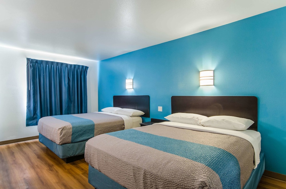 Motel6 Wheatland, WY 26/58