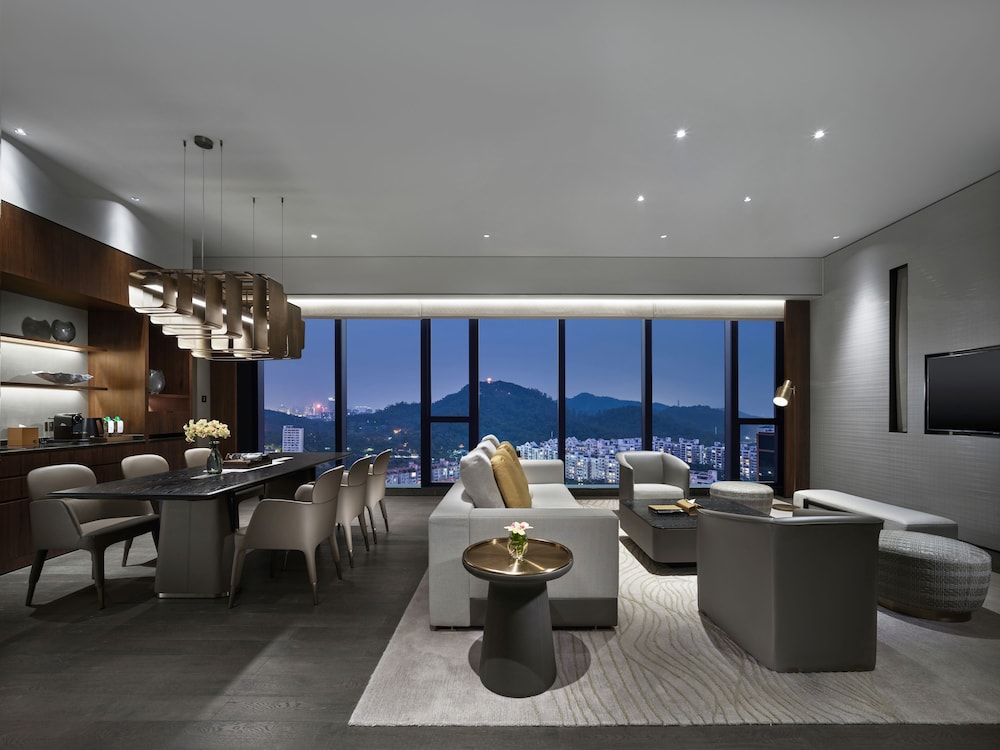 Intercontinental Dongguan 58/76