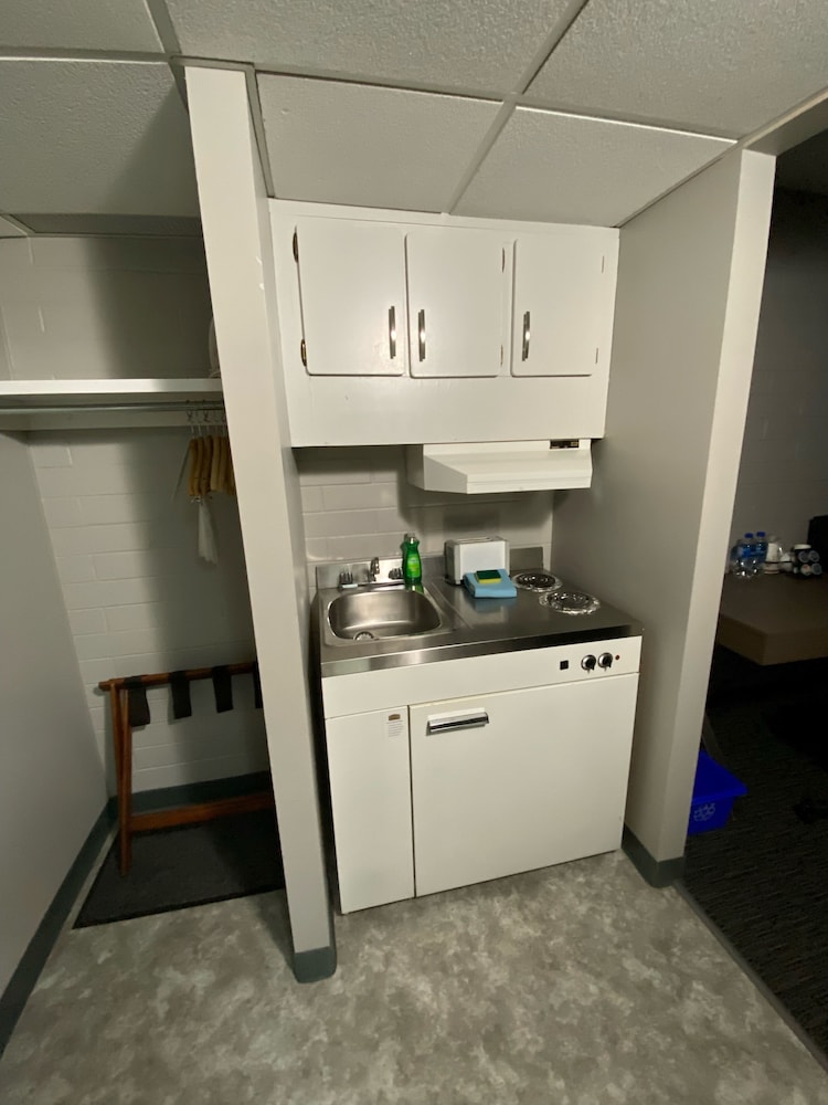 Travelodge by Wyndham Grande Prairie 8/46