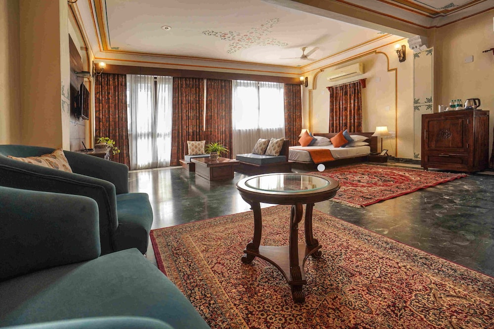 Hotel Diggi Palace 18/40