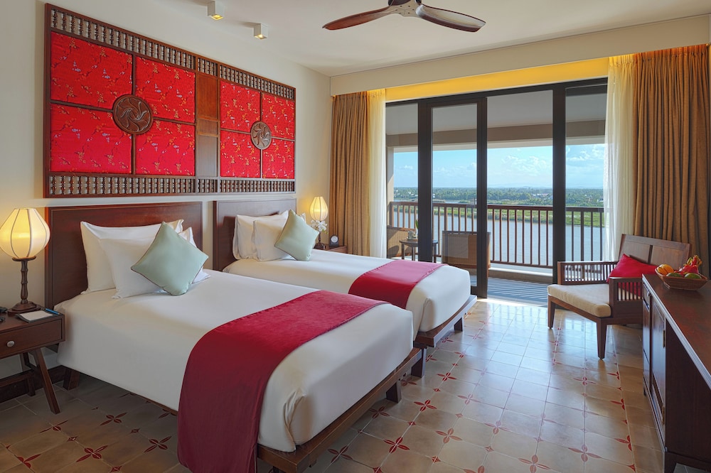 RiverTown Hoi An Resort & Spa 24/65