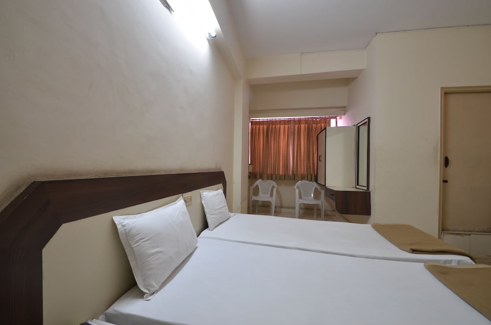 Hotel Maya Deluxe 12/29