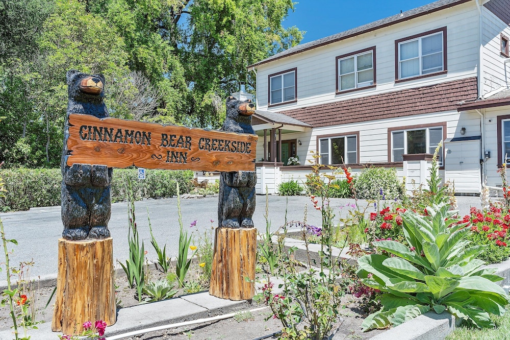 Cinnamon Bear Creekside Inn 4/59