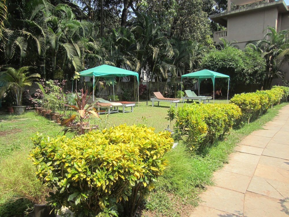RIVERSIDE REGENCY RESORT 11/37