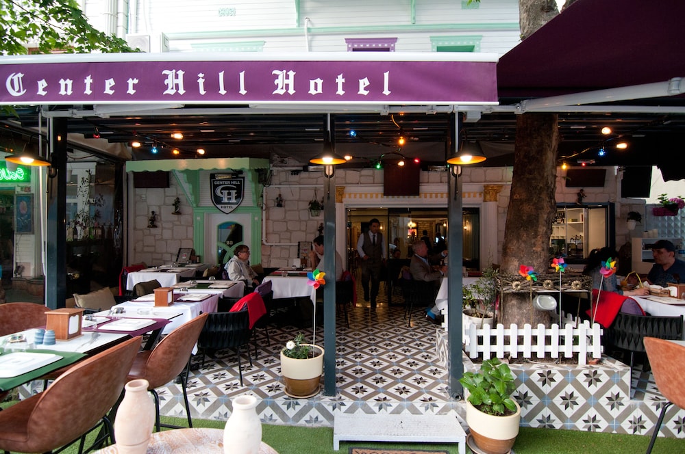 Center Hill Hotel 42/50