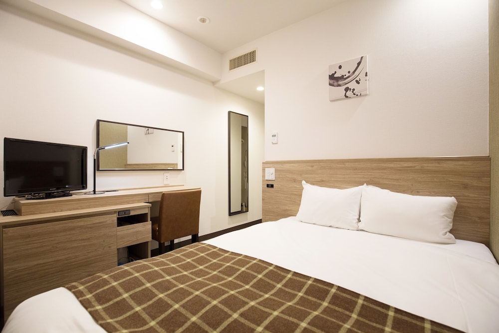 ROOM, SINGLE