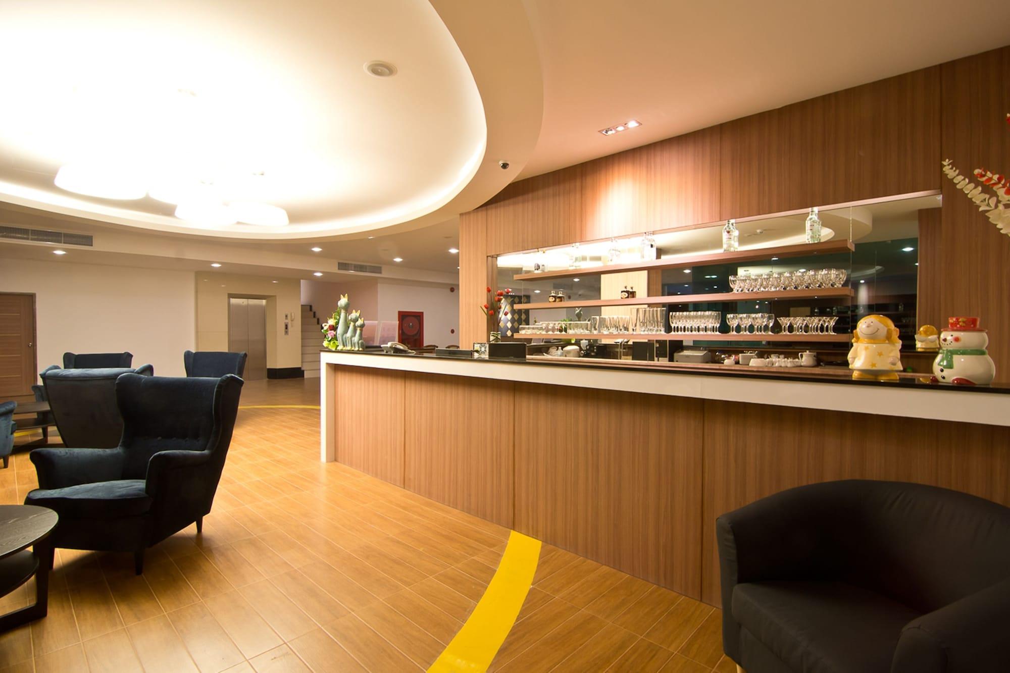 Tevan Jomtien Pattaya 10/50