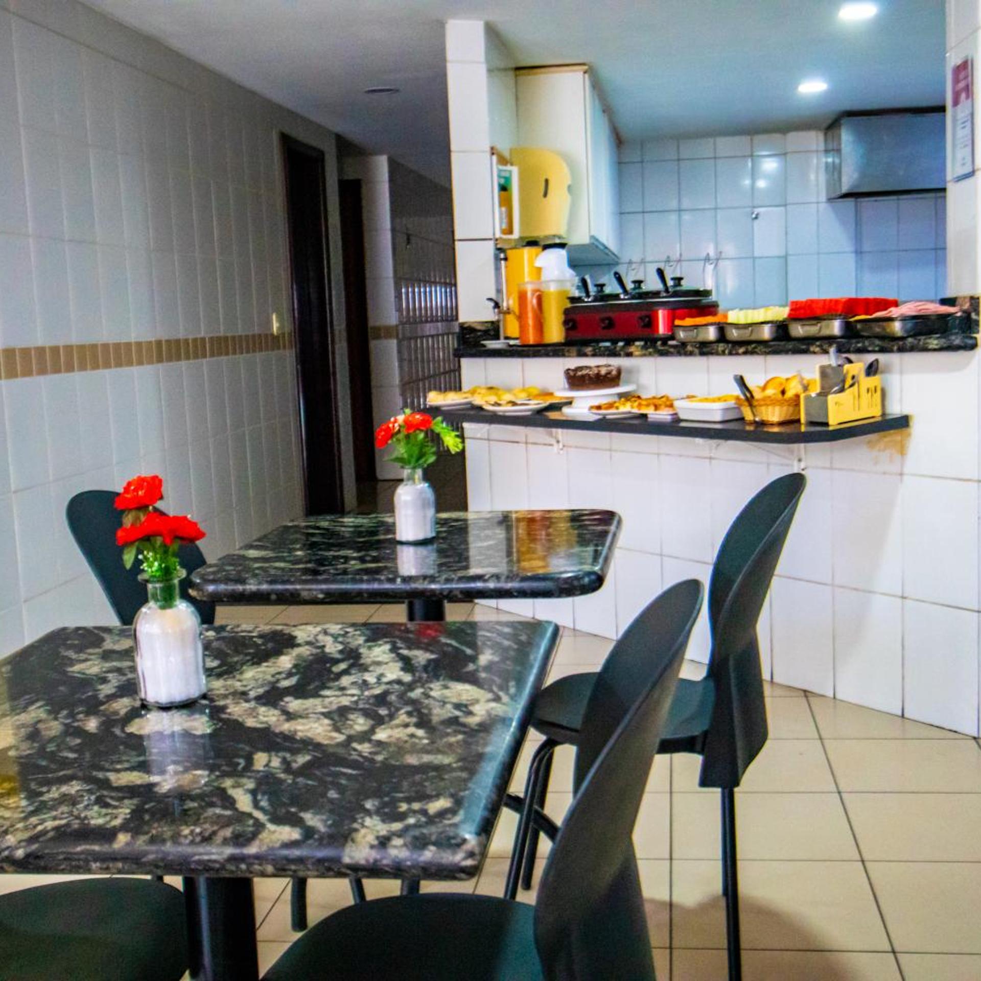 Hotel Piramide Paulo VI 40/50