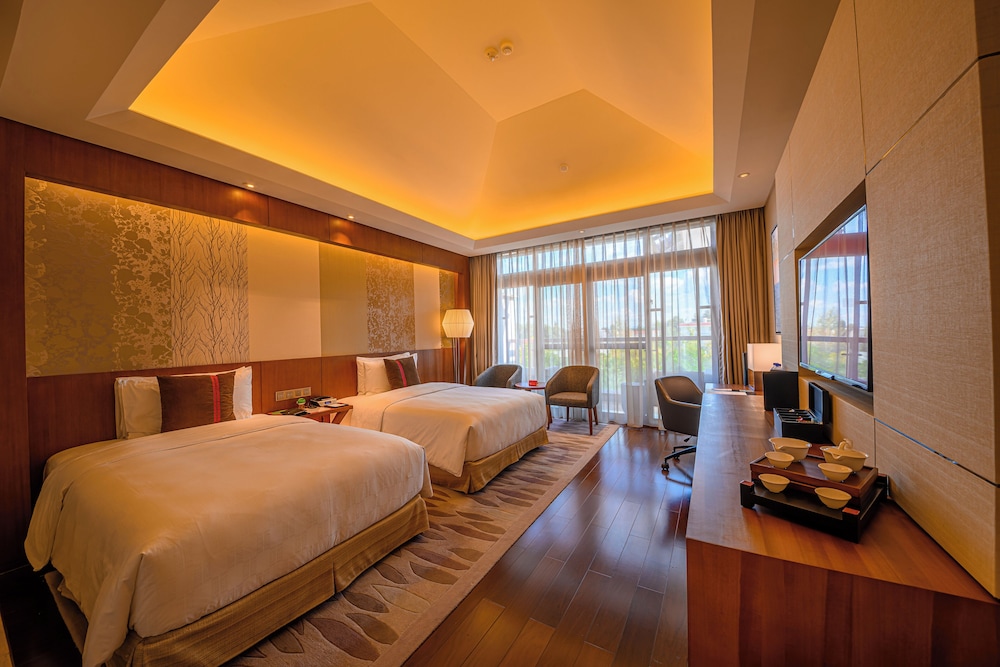 HUALUXE KUNMING 23/68