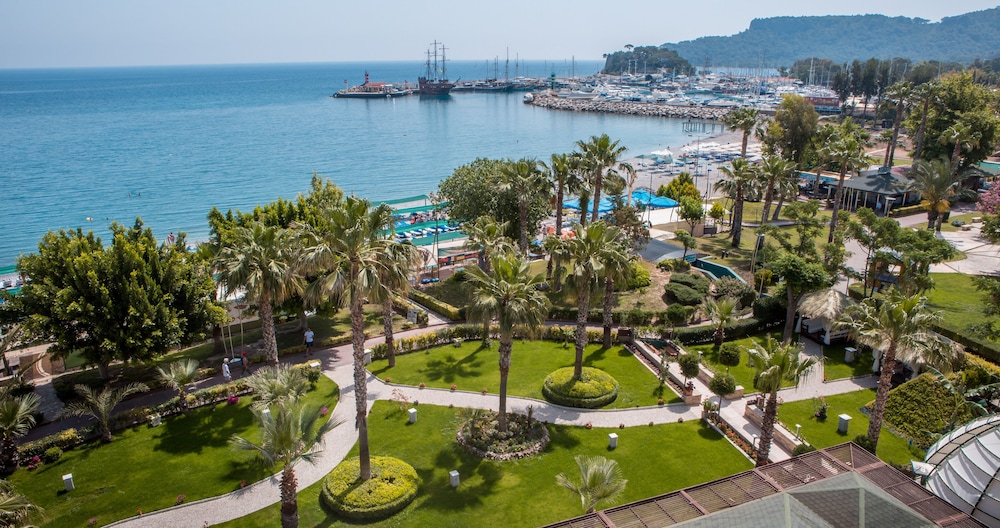 Lancora Beach Hotel 42/50