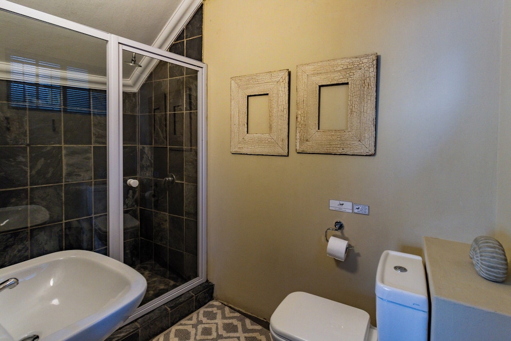 Pumleni Guesthouse 48/50